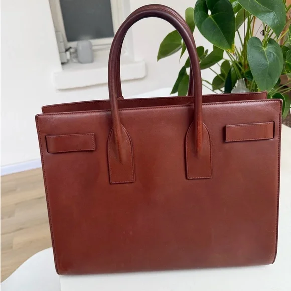 Yves Saint Laurent Sac de Jour (Large) – Camel Calfskin - Picture 9 of 15